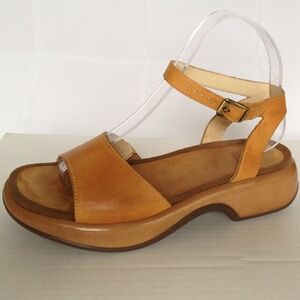 Vintage Dansko Sandals in Caramel Leather
